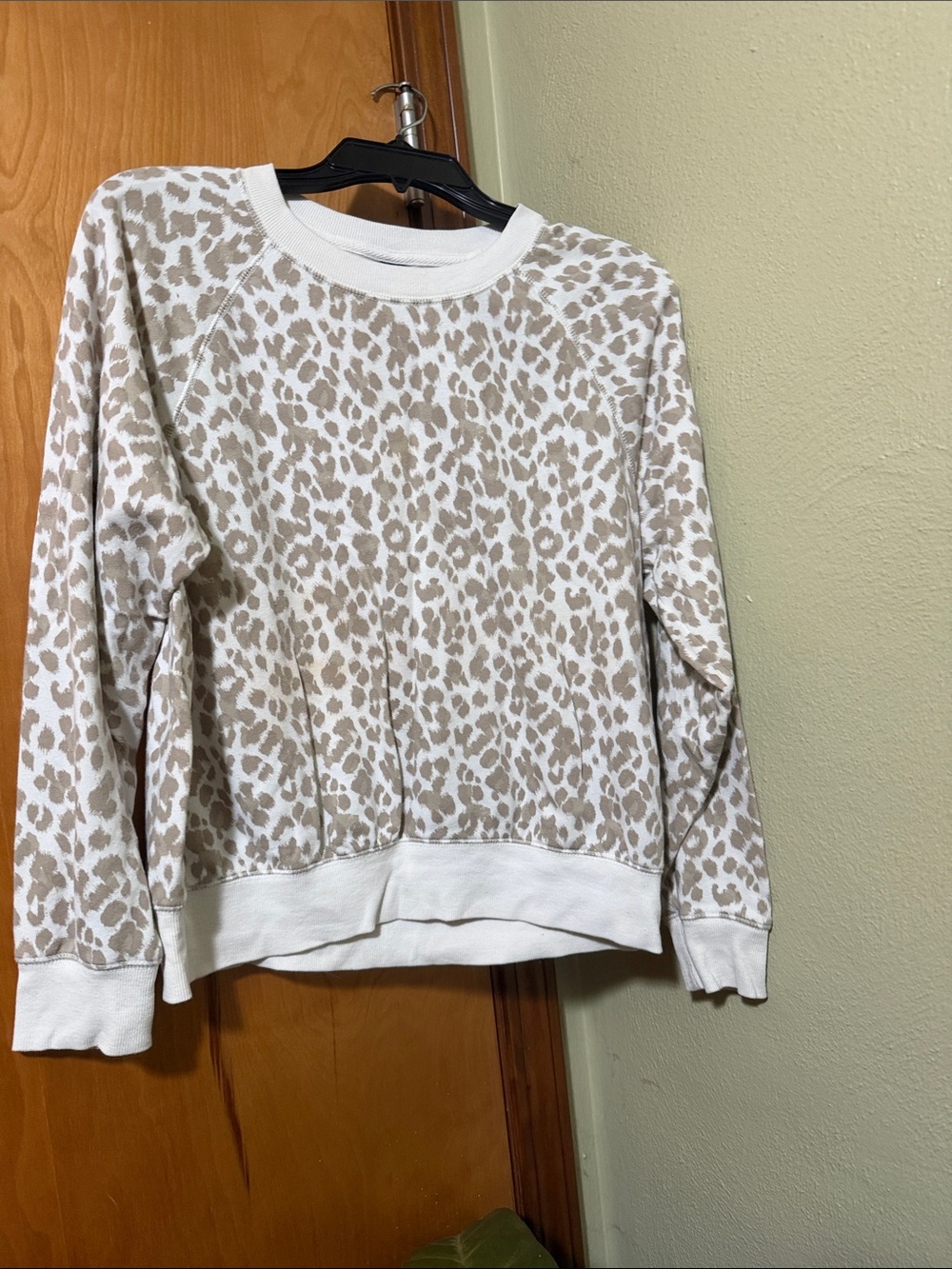 Old Navy Cream and Beige Leopard Crewneck Sweatshirt